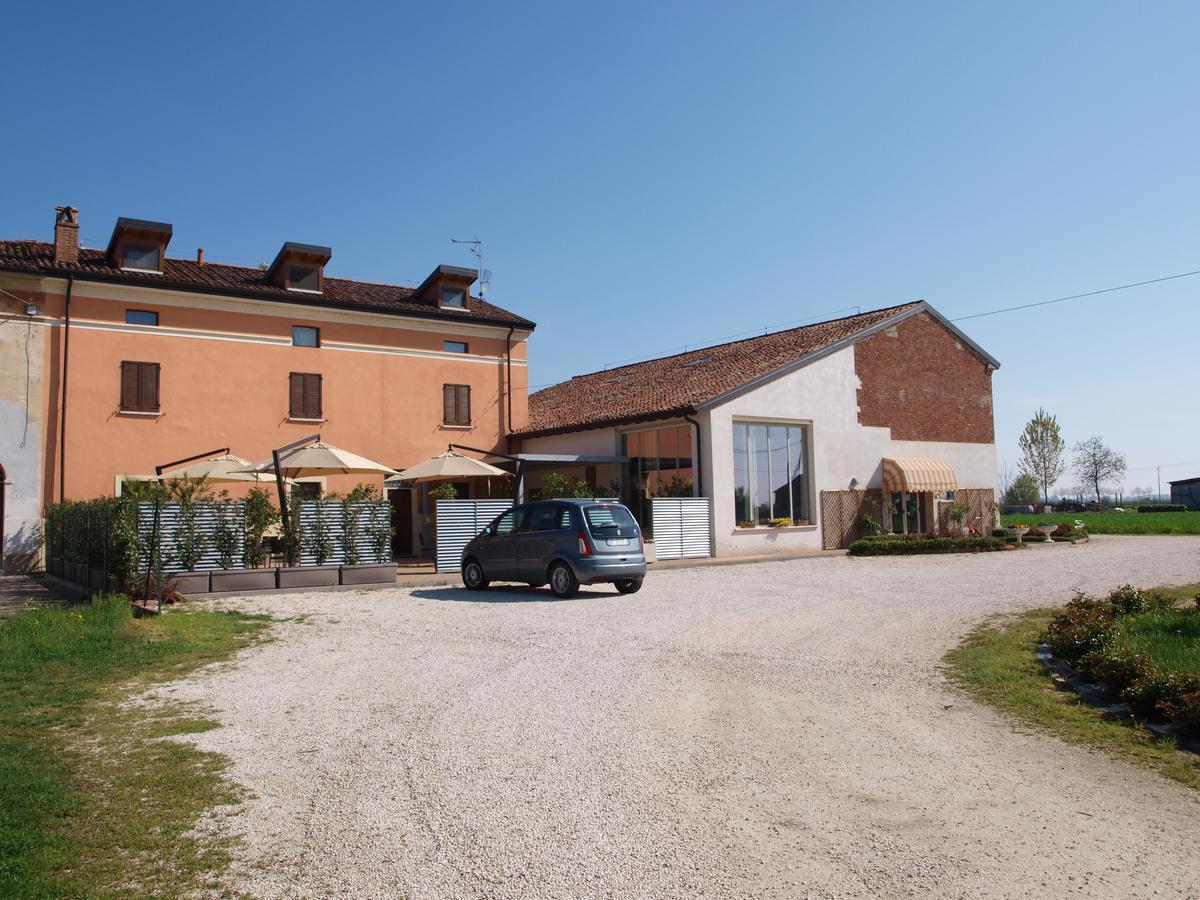 Hostel La Cascina Del Sole Rivarolo del Re ed Uniti Exteriér fotografie