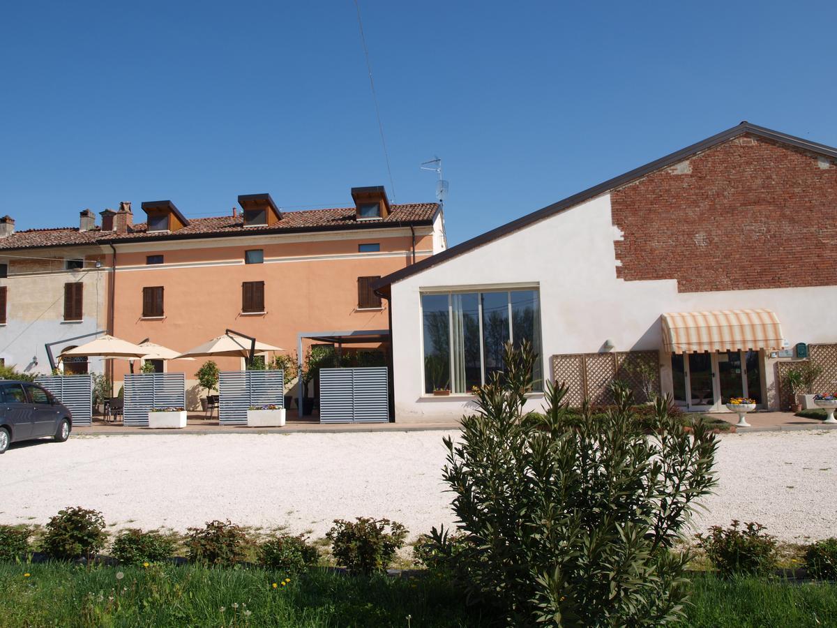 Hostel La Cascina Del Sole Rivarolo del Re ed Uniti Exteriér fotografie
