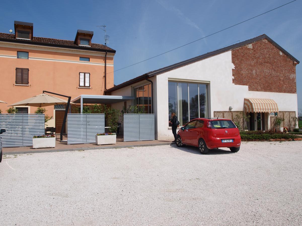 Hostel La Cascina Del Sole Rivarolo del Re ed Uniti Exteriér fotografie
